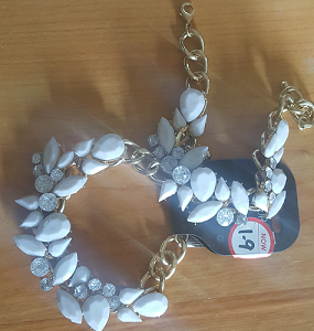 Short Necklace with White Gems